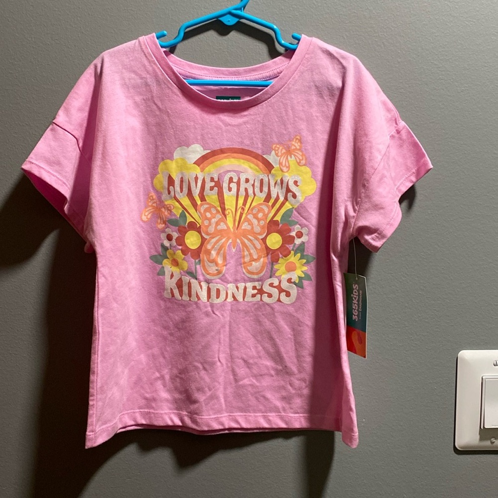 BRAND NEW GIRLS TOP SIZE 8! NWT! SMOKE FREE HOME!